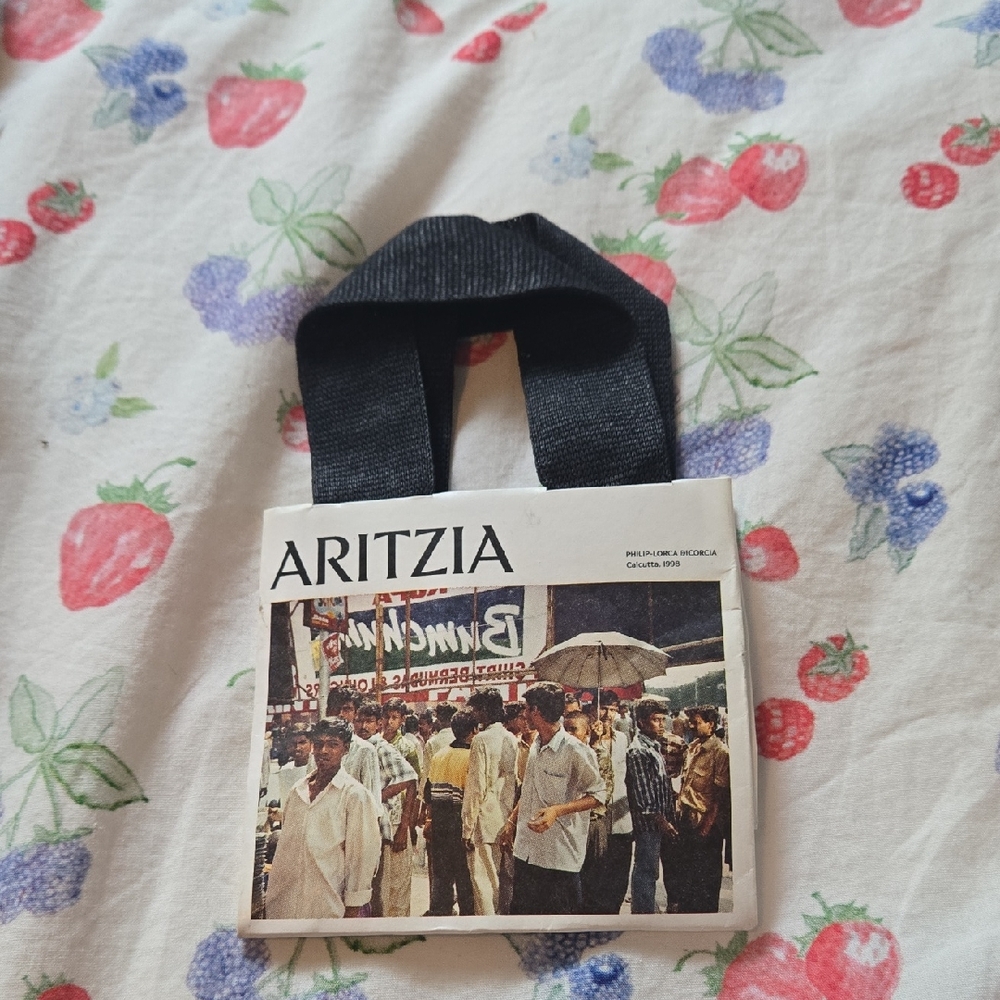 Aritzia Street Scene Mini Tote Gift Card Holder Shopping Bag with Black Handles